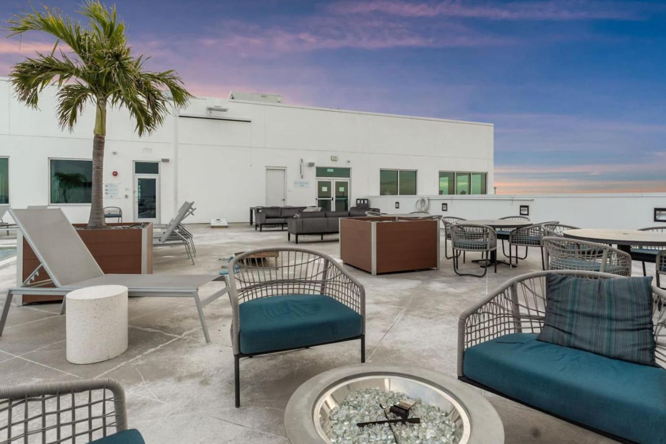 סיינט פיטרסברג Modern 2 Bed Getaway Steps From Tropicana Field מראה חיצוני תמונה
