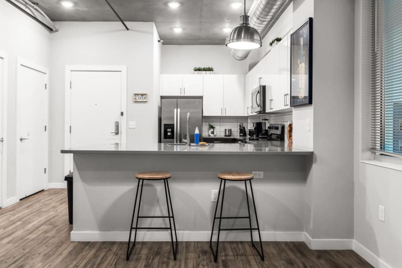 סיינט פיטרסברג Modern 2 Bed Getaway Steps From Tropicana Field מראה חיצוני תמונה