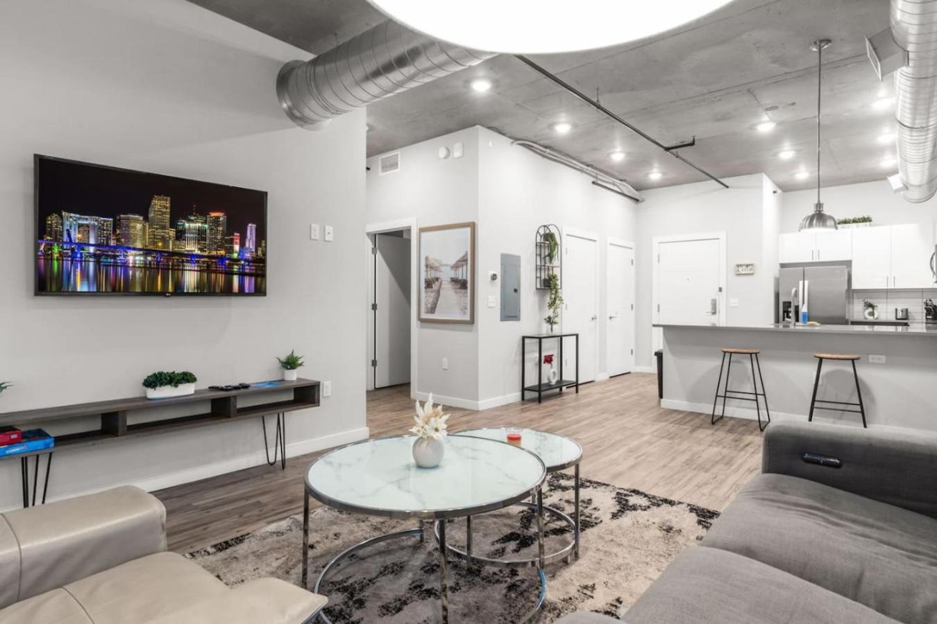 סיינט פיטרסברג Modern 2 Bed Getaway Steps From Tropicana Field מראה חיצוני תמונה